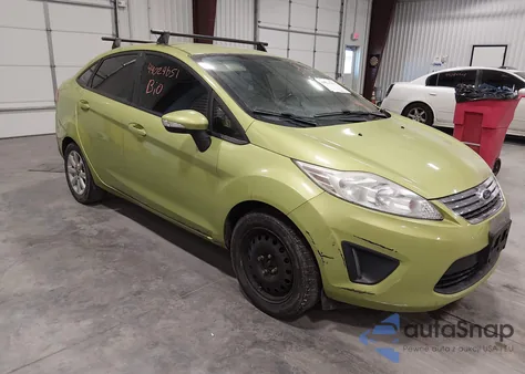 2013 Ford Fiesta Se z USA, uszkodzony, nr VIN 3FADP4BJ5DM194527